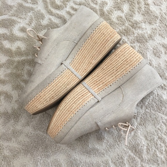 Stuart Weitzman Kent Platform Espadrilles - Picture 12 of 16